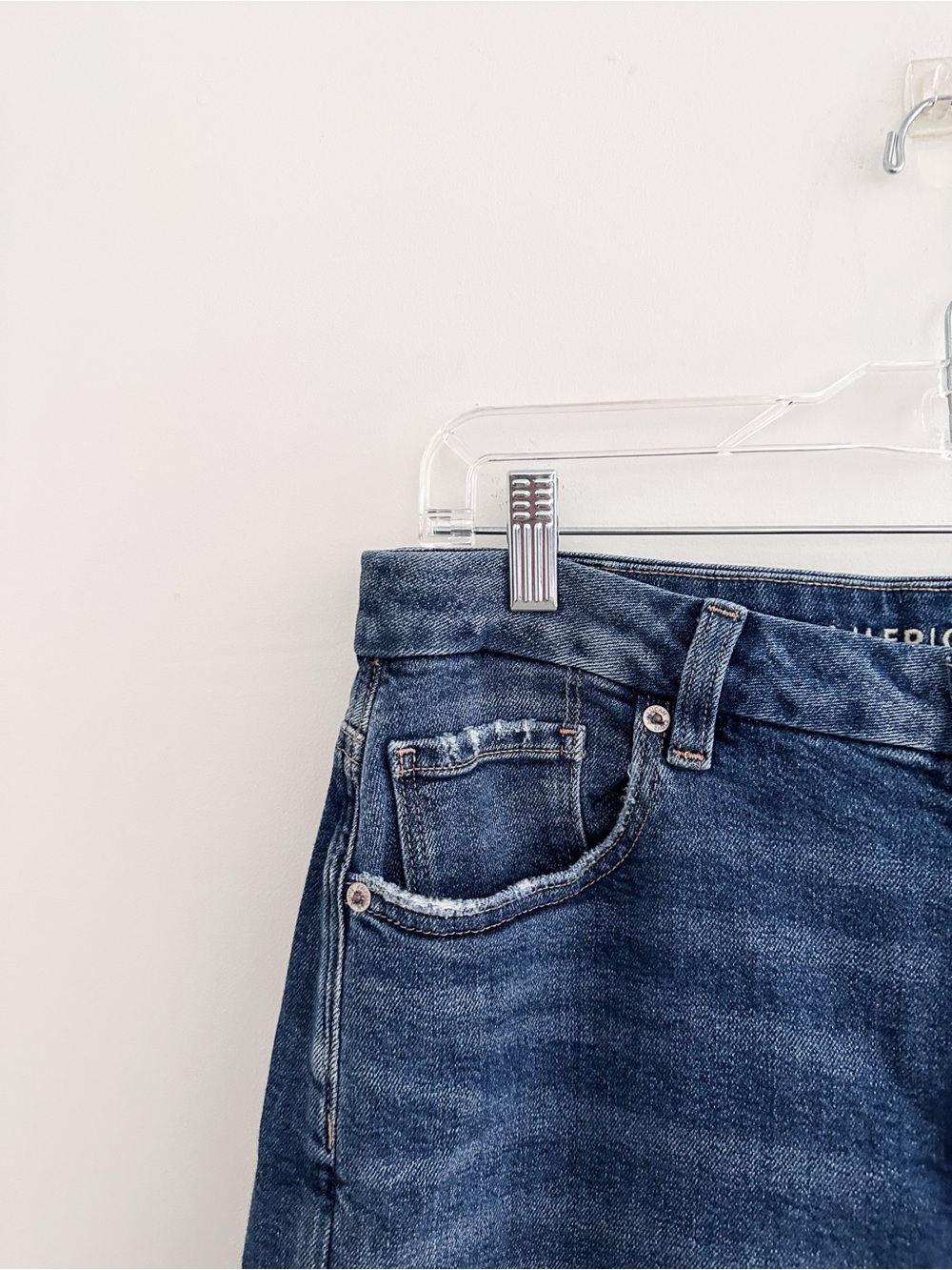 American Eagle Curvy Mom Jean Medium Wash Tapered Crop Leg High Rise Size 10R - Picture 4 of 10